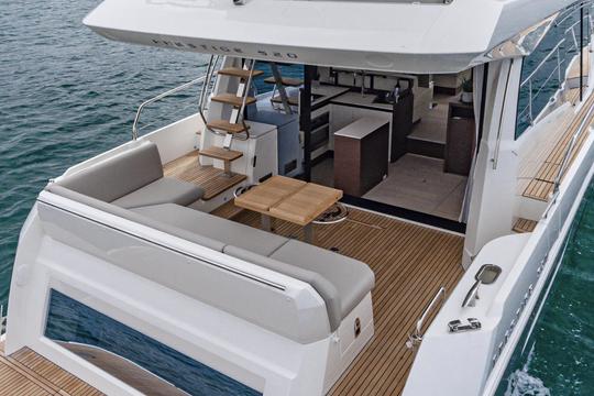 Nuevo yate a motor Prestige 520 Flybridge desde Santa Eulària des Riu