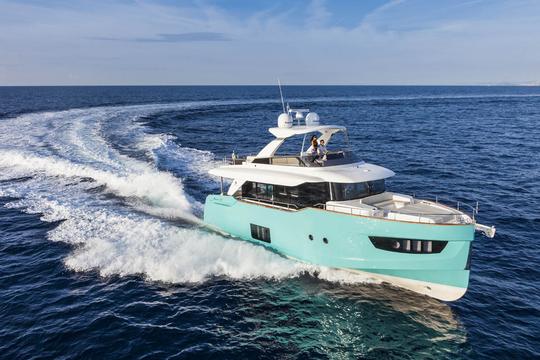 Navetta 58 Absolute Yacht Rental in Beaulieu-sur-Mer, Provence-Alpes-Côte d'Azur