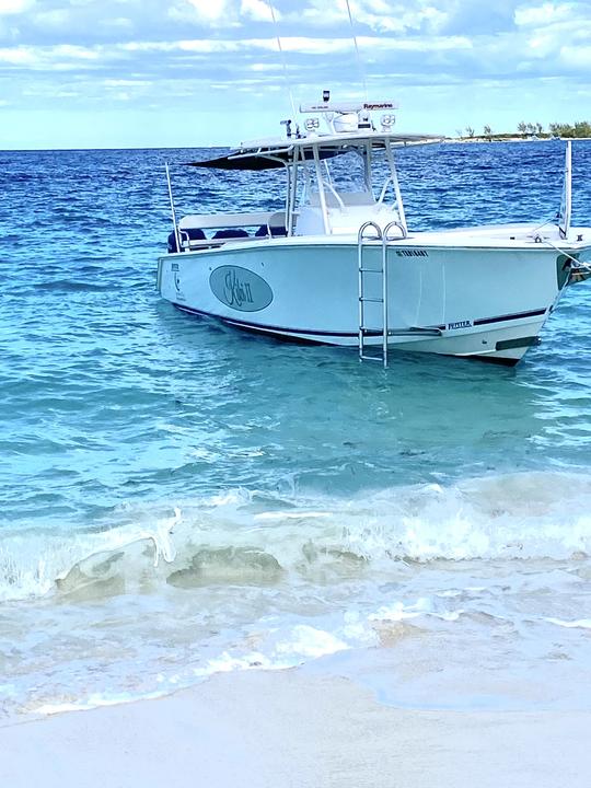 Console centrale de 38 pieds à bord d'Exuma Adventures Private Charter