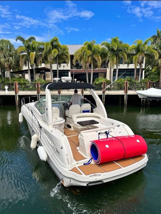 Yate a motor Sea Ray Sundancer de 38 pies en Fort Lauderdale