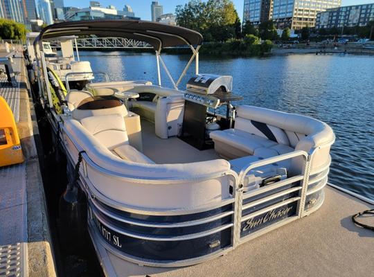 FUN PONTOON BOAT WITH INNER TUBE TOW BAR! $175 AN HOUR! BBQ