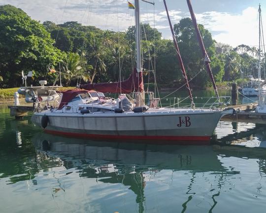 Location de bateau dans les îles San Blas | Alubat — Ovni 435 (2003) Sailboat