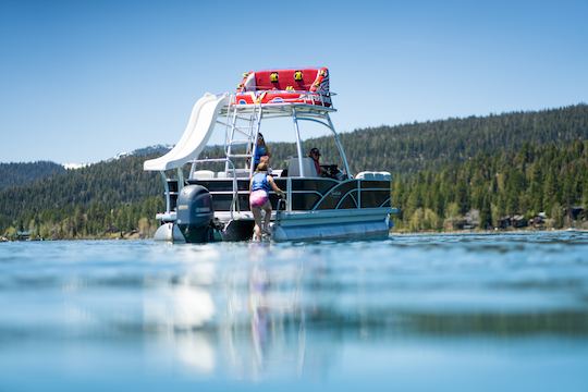 Pontão com escorregador em Tahoe Vista, Califórnia - 8 horas