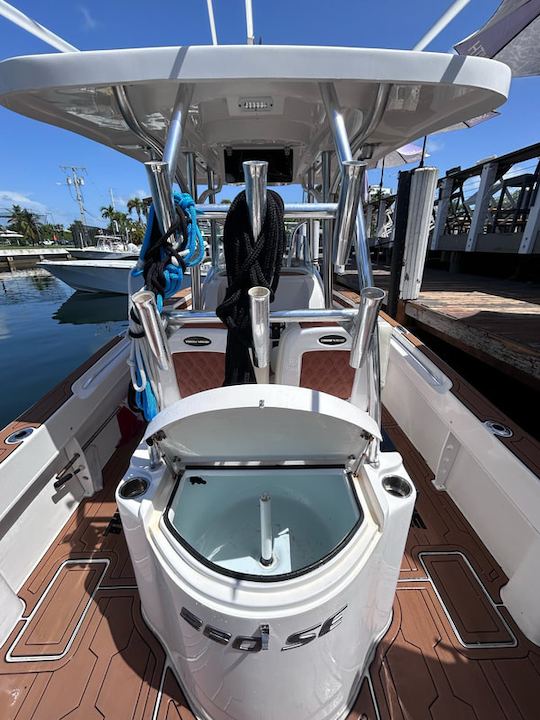 Twin Vee de 26 pieds avec de superbes fonctionnalités supplémentaires pour explorer la région d'Islamorada