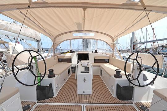 Experiência mágica de veleiro - Sun Odissey 490 Sailboat