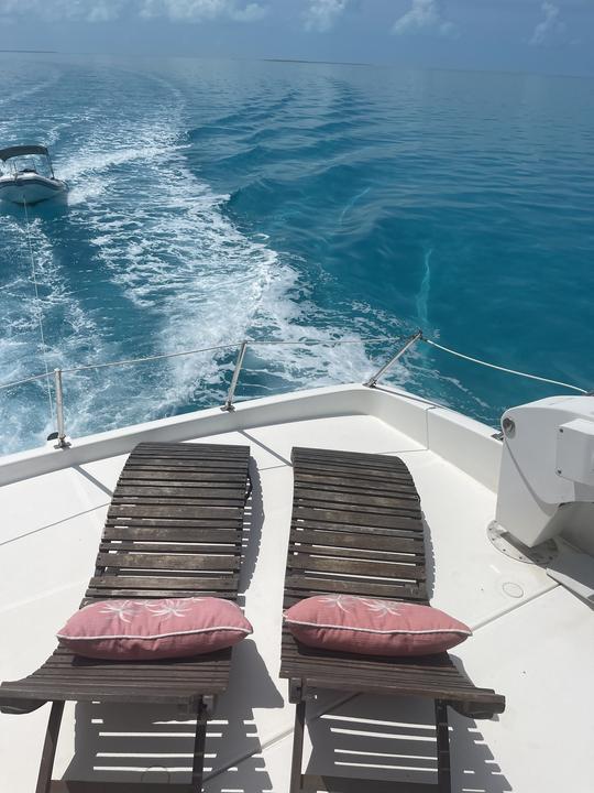 60ft Motor Yacht Charter in Beautiful Exuma, Bahamas