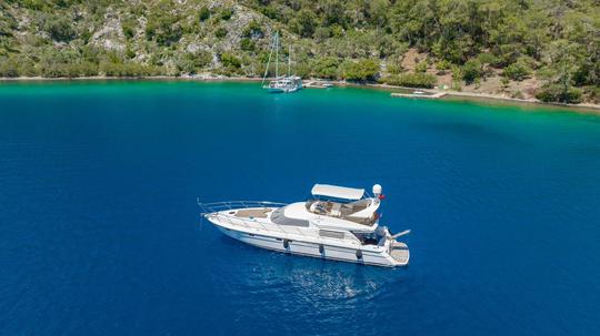 Fairline 59 luxury motor yacht with a capacity of 6 people in Gocek 