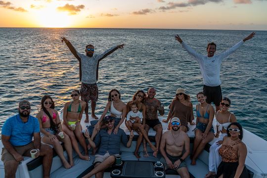 Catamarán privado de 45 pies para cruceros por la playa, buceo privado y viaje al atardecer