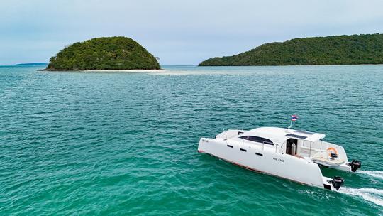 38' Stealth Power Catamaran - Faraway  Hot Chilli