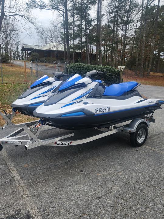 2 new waverunner jet skis on Lake Allatoona rent 1 or 2 and double the fun