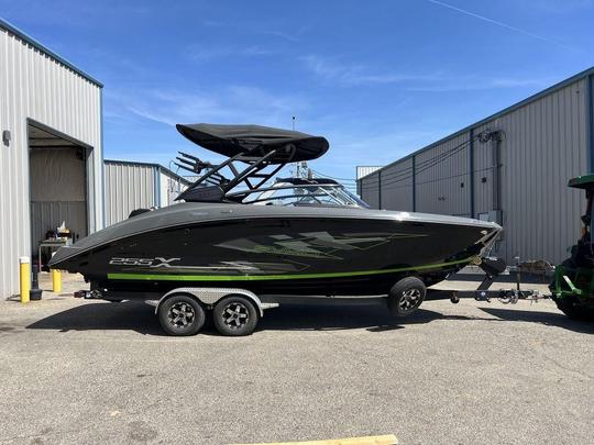 Bateau à jet 255XD Yamaha de 25 pieds de la série Wakesurf et Wakeboard Wake avec capitaine