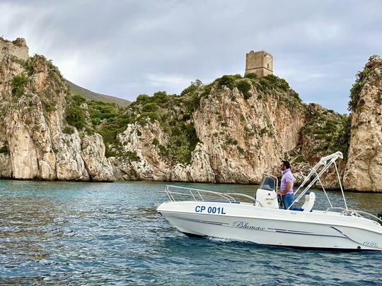 Aluguel de lanchas para aventuras ao longo da costa Castellammare- Scopello- Zingaro