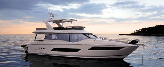 Mega yate Prestige 680 MALÉ IV Power en alquiler en la Costa Azul, Francia