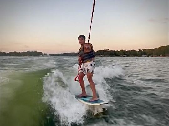 2020 Supra 550SE 25ft Bowrider | Wakesurf, tubing, and cruising!