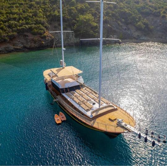 Gocek Bays avec notre goélette de luxe de 25 mètres et 5 cabines