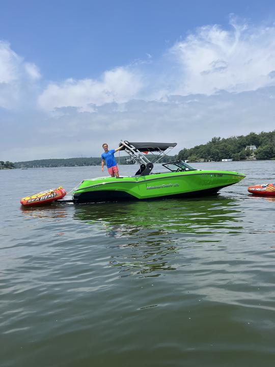 Mastercraft NXT22 Wakeboat - Boat with us and see why the pros do it better!