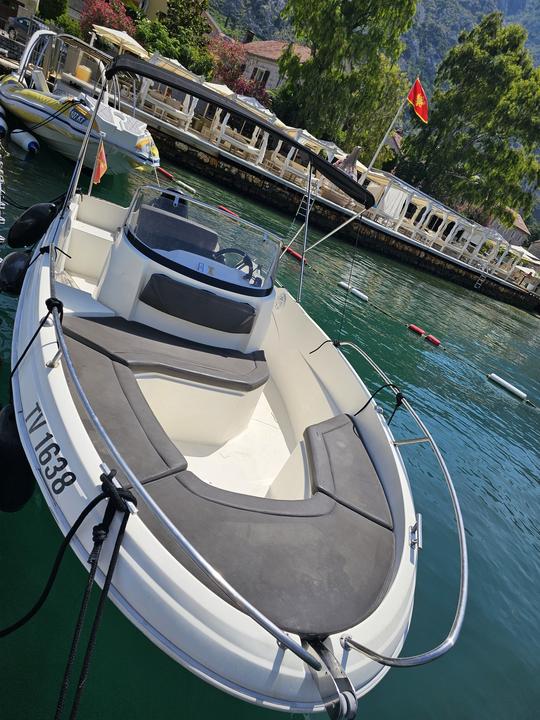 Speedboat Rent up to 8 people(charged per hour)