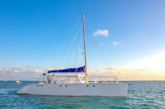 65ft  Catamaran Private Charter / Capacity 100 people