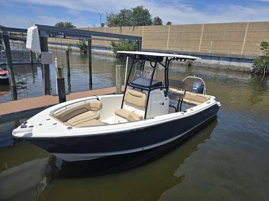 Location de bateaux à console centrale Nautic Star de 24 pieds à Cape Coral, en Floride