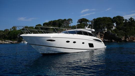 Aluguel de iates de luxo Princess V62 Sport Power Mega em Cote d'Azur, França