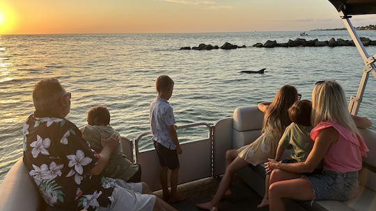 Passeio de barco ao pôr do sol em Nápoles - Tudo o que você precisa está incluído!