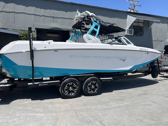 G25 Super Air Nautique. Taxa de $235,00 por hora 