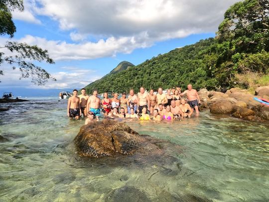 ブラジルのリオデジャネイロのイーリャグランデにあるこの45人乗りのスクーナーをレンタルしてください