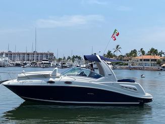 Adorável iate a motor SeaRay 26 em Puerto Vallarta