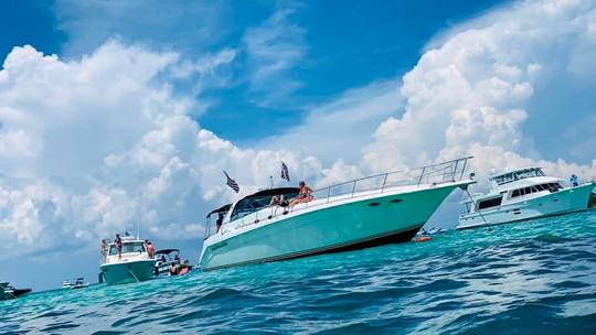 A melhor experiência de iatismo de luxo de Destin! Sea Ray 500 Sundancer para alugar!