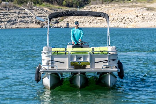 Party Tri-toon for up to 12 People on Lake Travis