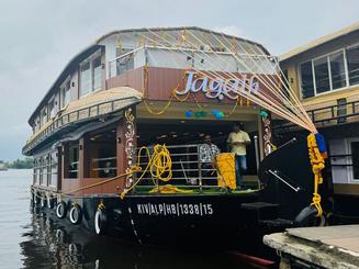 Péniche premium de 4 chambres au Kerala