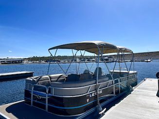 FUN & memories! on this 12 passenger luxury pontoon. Tube or lily pad included!