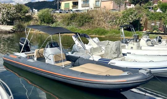 Barco sin tripulación FOCCHI 730 con 300 CV | Modelo 2022 | Cannigione Sardinia