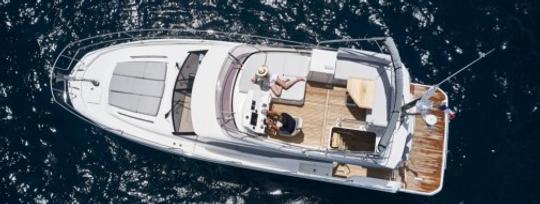 Alquiler del yate Jeanneau Prestige 420 Fly a motor en la Costa Azul, Francia 