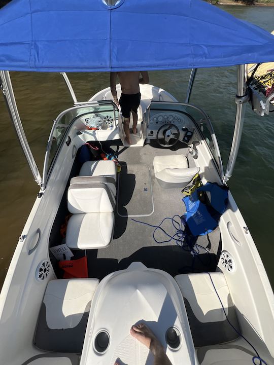 Bateau familial Bayliner Bowrider de 18 pieds avec capitaine !