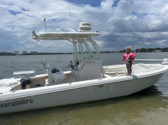 Beautiful Everglades 243 with all options for rent Captained.