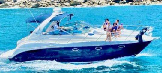 Enjoy This beautiful 38 ft yacht in Los Cabos