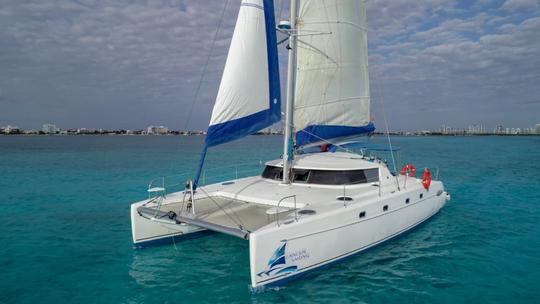 Amazing Day On Catamaran 43 FT With Unlimited Open Bar Cancun and Isla Mujeres 