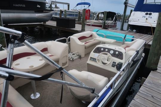 20ft Pontoon(Free Amenities) - Fun & Relaxing Cruiser for Crab Island Adventure!