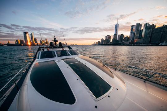 Yacht privé | La quintessence du luxe new-yorkais | FiDi Manhattan | Disponibilité en janvier