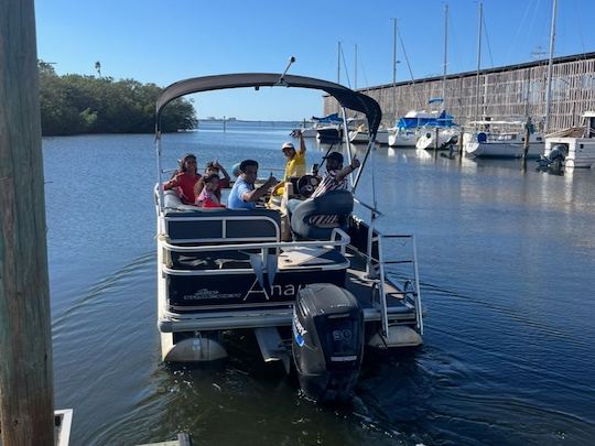 20’ Pontoon Boat! Fish or Party!