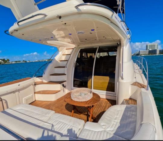 Louez ce magnifique flybridge Sea Ray Big Yacht de 60 pieds 