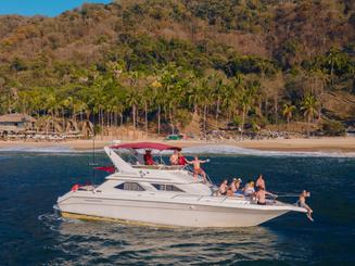 BAR.CO | SeaRay 44ft Beatuful Yacht for those seeking fun & adventure.