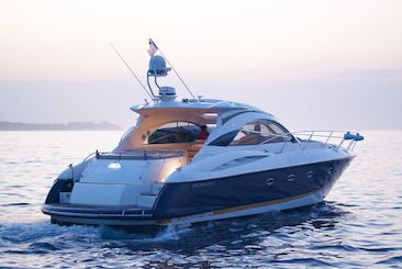 55ft Sunseeker Yacht: Luxurious Cabo Getaway-Wifi Available and Appetizers