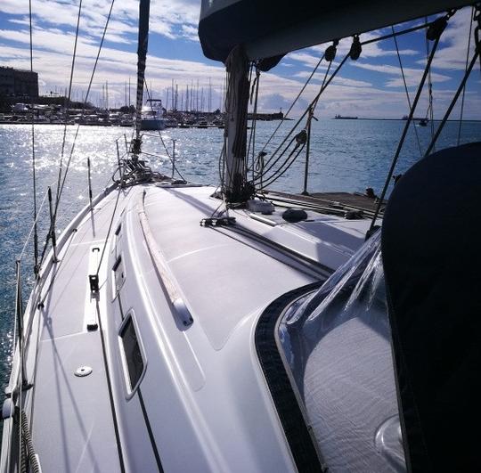 Daily Sailing Excursions Taranto on Beneteau Cyclades 393 Sailboat