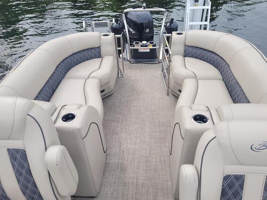 Luxury 25-Foot Barletta Pontoon Boat in Renton, Washington