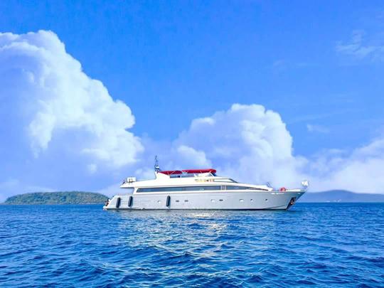 110ft Super Yacht - Enjoy Bliss in Chonburi - Pattaya