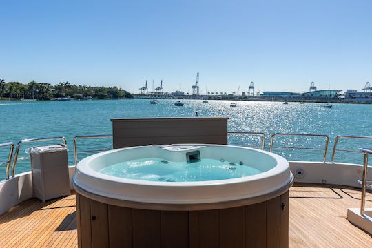 Experience Azimut Jumbo 100ft with jacuzzi!!