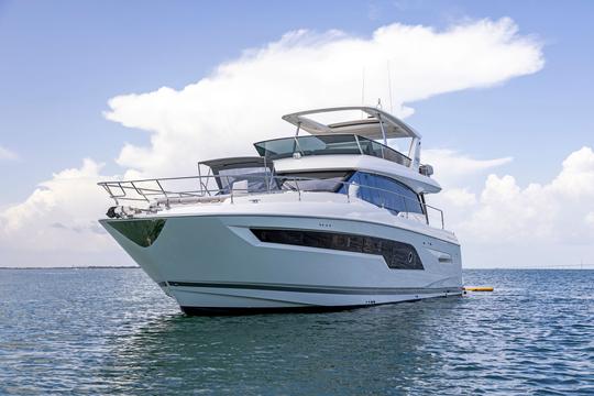 Alquiler de yates a motor Prestige 630 Flybridge