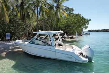  28ft Boston Whaler Dual Console Yacht - See the Miami Skyline!